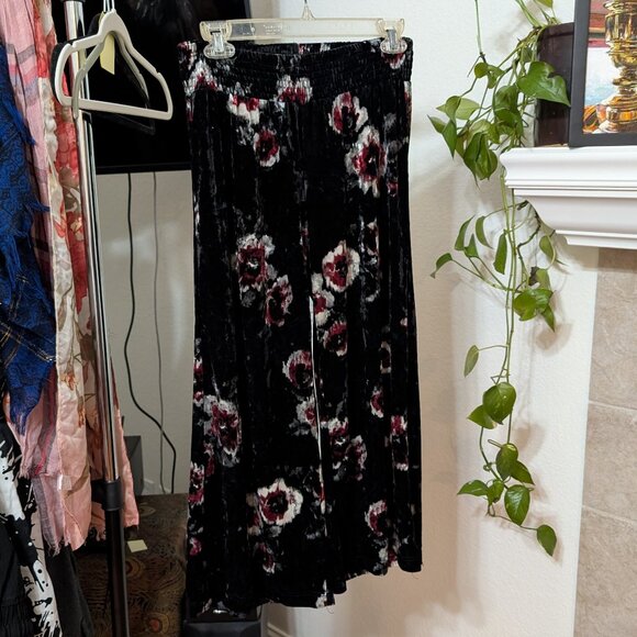 Indigo Rein Black Velvet Floral Wide Leg Palazzo Pants Smocked Waist Medium - Picture 4 of 4